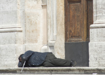 Una persona sin hogar. Imagen: Mirek Hejnicki. Fuente: PhotoXpress.