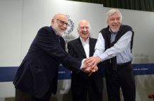 Englert, Higgs y Heuer, en rueda de prensa. Fuente: Fundación Príncipe de Asturias/CPAN. Englert, Higgs y Heuer, en rueda de prensa. Fuente: Fundación Príncipe de Asturias/CPAN.