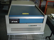 El MITA prestó al ingeniero un lector de discos de los setenta. Fuente: Chris Fenton El MITA prestó al ingeniero un lector de discos de los setenta. Fuente: Chris Fenton