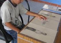 Momento de la investigación. Imagen: Natalie Emmons. Fuente: Universidad de Boston. Momento de la investigación. Imagen: Natalie Emmons. Fuente: Universidad de Boston.