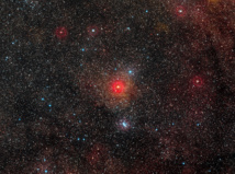 El campo que rodea a la estrella hipergigante amarilla HR 5171. Fuente: ESO.