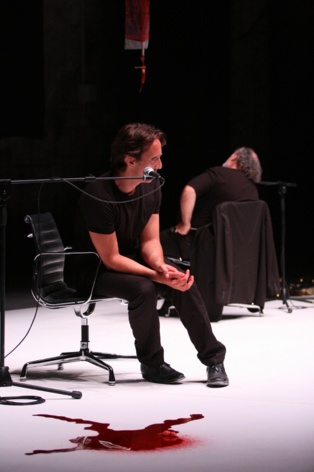 Momento de la representación. Imagen cortesía del Teatro Alhambra de Granada.