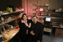 Mihri y Cengiz Ozkan, autores de la arquitectura 3D para ánodos de baterías de la UC Riverside. Fuente: UC Riverside.