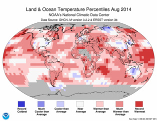 Gráfico de temperaturas de agosto de 2014. En rojo, las zonas con temperaturas más altas respecto a la media histórica; en azul, las que han tenido temperaturas más frías. Fuente: NOAA.
