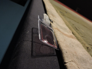 Uno de los sensores colocados en una de las piezas de la exposición. Fuente: CSIC. Uno de los sensores colocados en una de las piezas de la exposición. Fuente: CSIC.