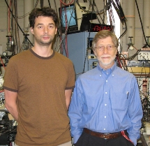 Allen Mills y David Cassidy (izda.) Universidad de California. Allen Mills y David Cassidy (izda.) Universidad de California.