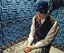 Una de las monjas carmelitas durante el experimento. Universidad de Montreal. Una de las monjas carmelitas durante el experimento. Universidad de Montreal.