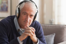 Las personas mayores tienen más dificultades para concentrarse con música de fondo. Fuente: Georgia Tech.