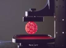 La nueva tecnología usa la luz y el oxígeno para imprimir en 3D rápidamente. Fuente: Carbon3D. La nueva tecnología usa la luz y el oxígeno para imprimir en 3D rápidamente. Fuente: Carbon3D.