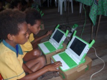 Campaña de la One Laptop per Child en Papúa Nueva Guinea. Imagen: One Laptop per Child. Fuente: Flickr.