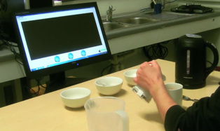 Preparación de una taza de té con CogWatch. Fuente: BMTGroupLtd. Preparación de una taza de té con CogWatch. Fuente: BMTGroupLtd.