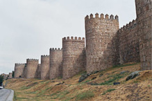 Muralla de Ávila. Fuente: Wikipedia. Muralla de Ávila. Fuente: Wikipedia.