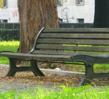 Un banco en Roma. Imagen: monique72. Fuente: Free Images. Un banco en Roma. Imagen: monique72. Fuente: Free Images.