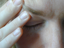 Los sonámbulos tienen más probabilidades de padecer dolores de cabeza y migrañas mientras están despiertos pero, paradójicamente, no sufren dolor si se lesionan dormidos. Imagen: stockarch. Fuente: MorgueFile.