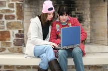 Las redes sociales transforman nuestra vida... y la forma de hacer ciencia. Dreamstime.