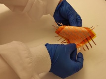 Paper Skin es una herramienta flexible y multifuncional. Fuente: KAUST Paper Skin es una herramienta flexible y multifuncional. Fuente: KAUST