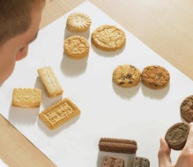 Basta colocar cerca los productos que se perciben similares, colocando lejos los que resultan diferentes. Foto: UAH. Basta colocar cerca los productos que se perciben similares, colocando lejos los que resultan diferentes. Foto: UAH.