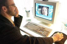 La compresión en las llamadas de teléfono a través de Internet es insegura La compresión en las llamadas de teléfono a través de Internet es insegura