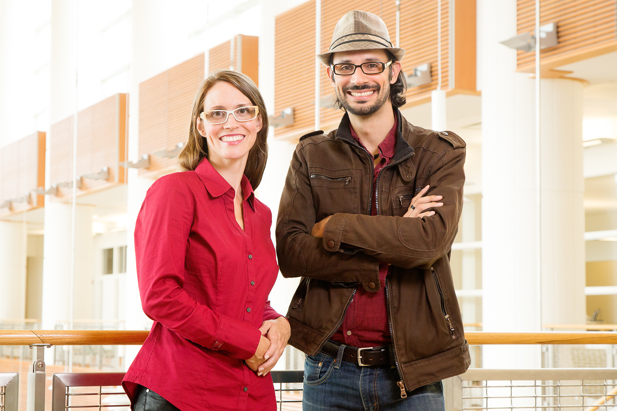 Los investigadores Simona Buetti y Alejandro Lleras. Fuente: Universidad de Illinois.