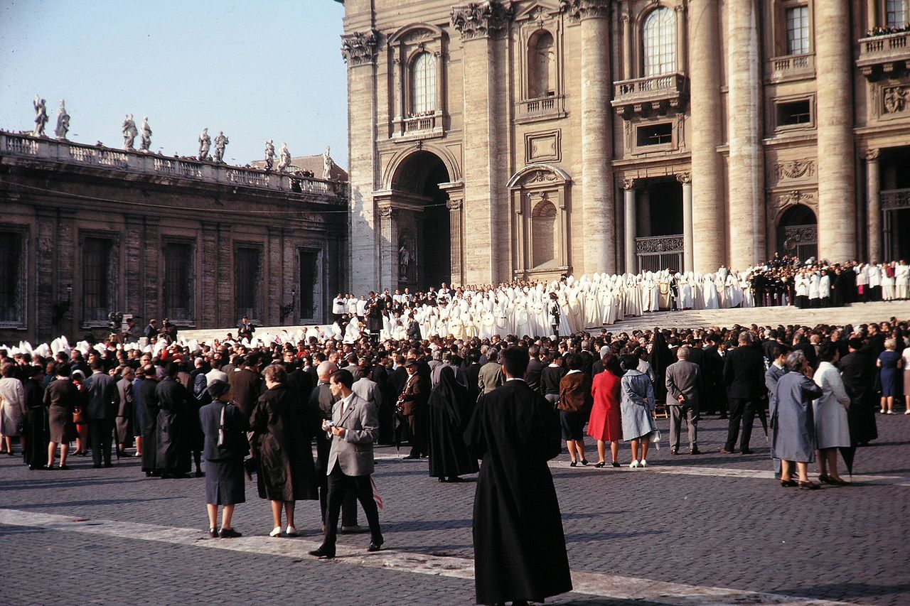Apertura de la segunda sesión (29 de septiembre de 1963) del Concilio Vaticano II. Imagen: Peter Geymayer. Fuente: Wikimedia Commons.