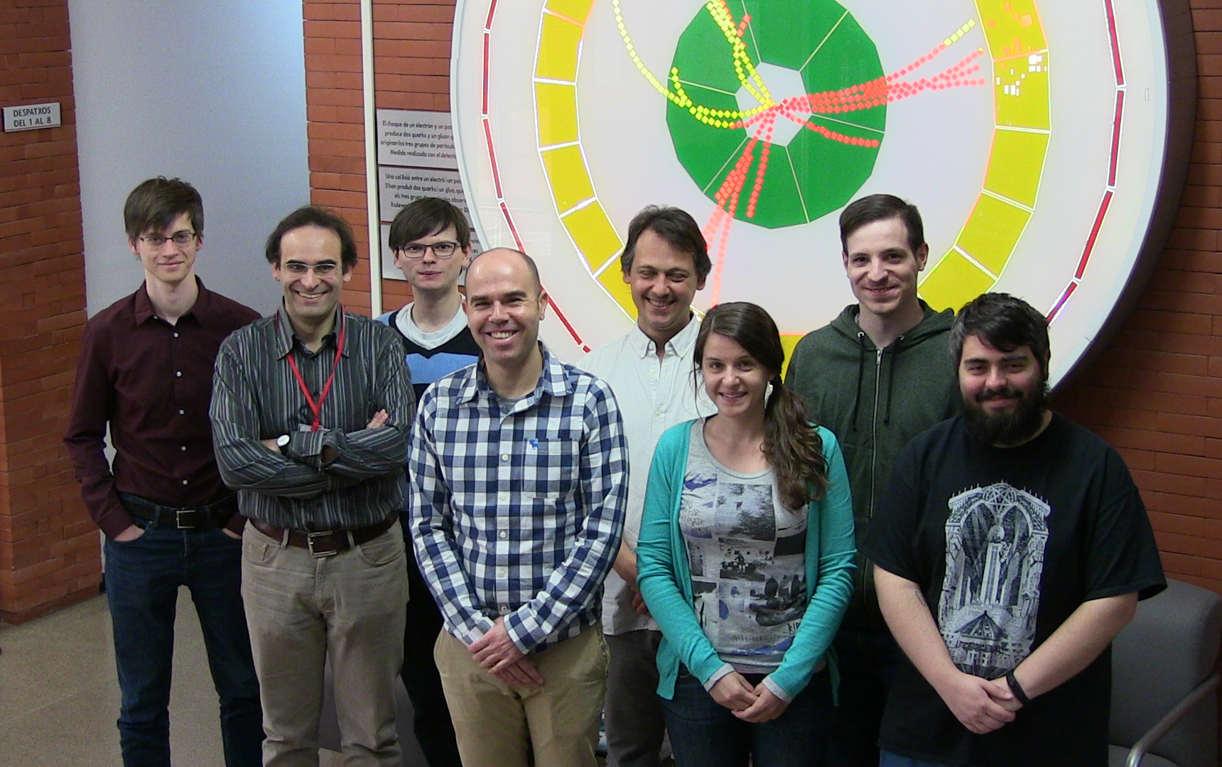 El equipo de científicos del IFC de Valencia que lidera el estudio, en el que participan casi 3.000 autores. Foto: IFC