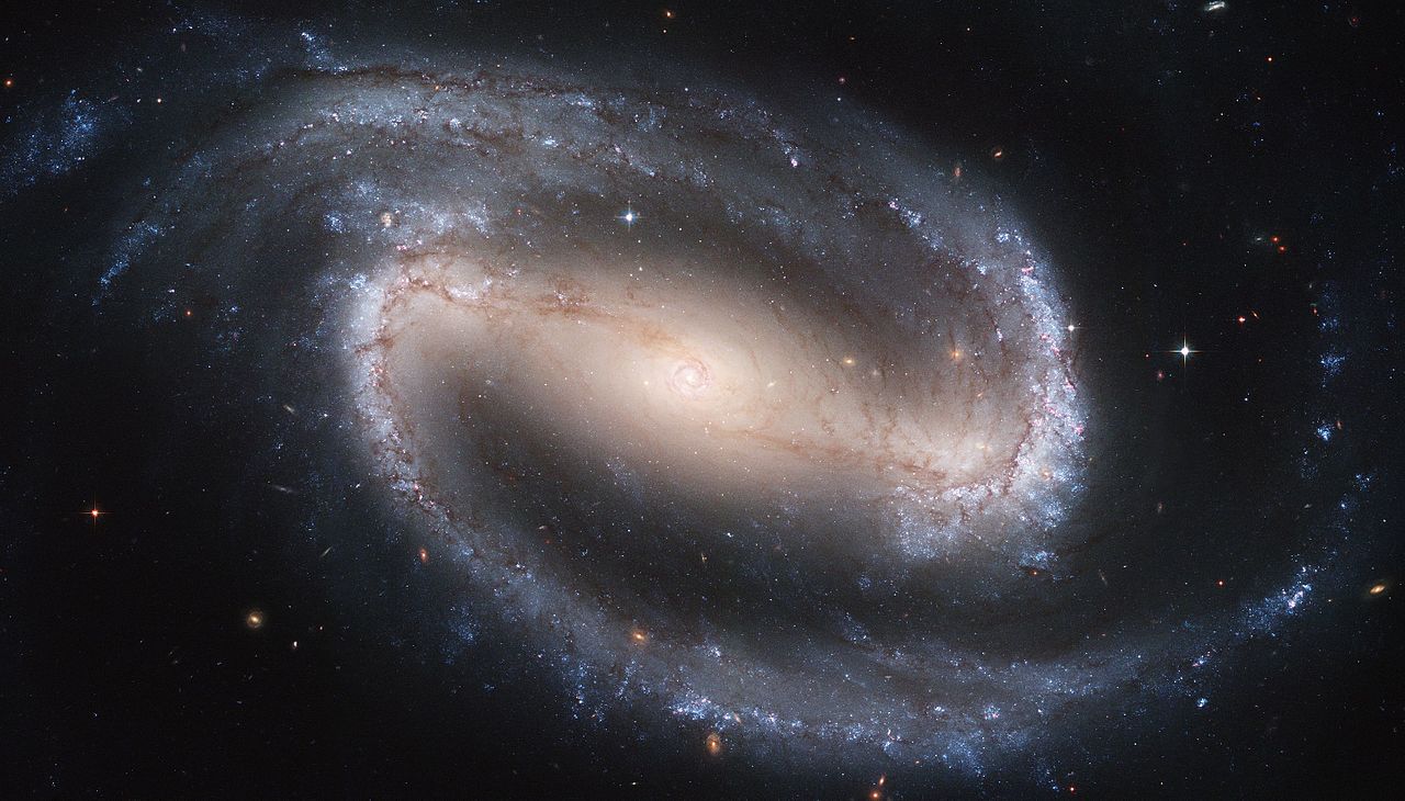 La galaxia espiral NGC 1300 fotografiada por el telescopio Hubble. NASA, ESA, and The Hubble Heritage Team STScI/AURA