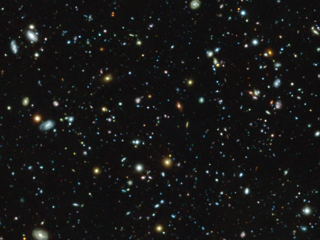 La región del Campo Ultraprofundo de Hubble (una región pequeña pero muy estudiada de la constelación de Fornax), observada con el instrumento MUSE, instalado en el VLT (Very Large Telescope) de ESO. Crédito: ESO/MUSE HUDF collaboration