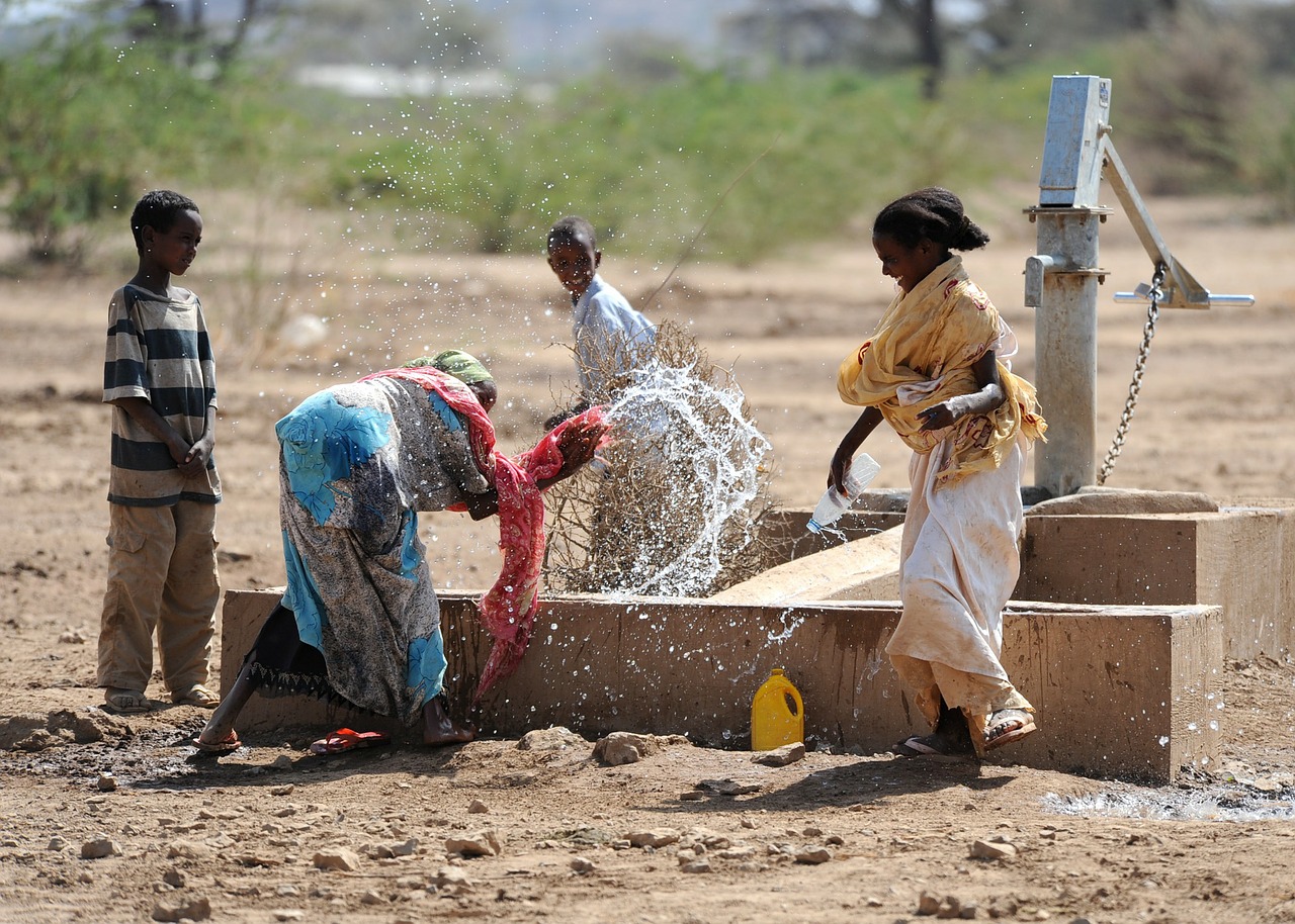 La escasez de agua forzará masivas migraciones en el interior de los países. Foto: 12019.