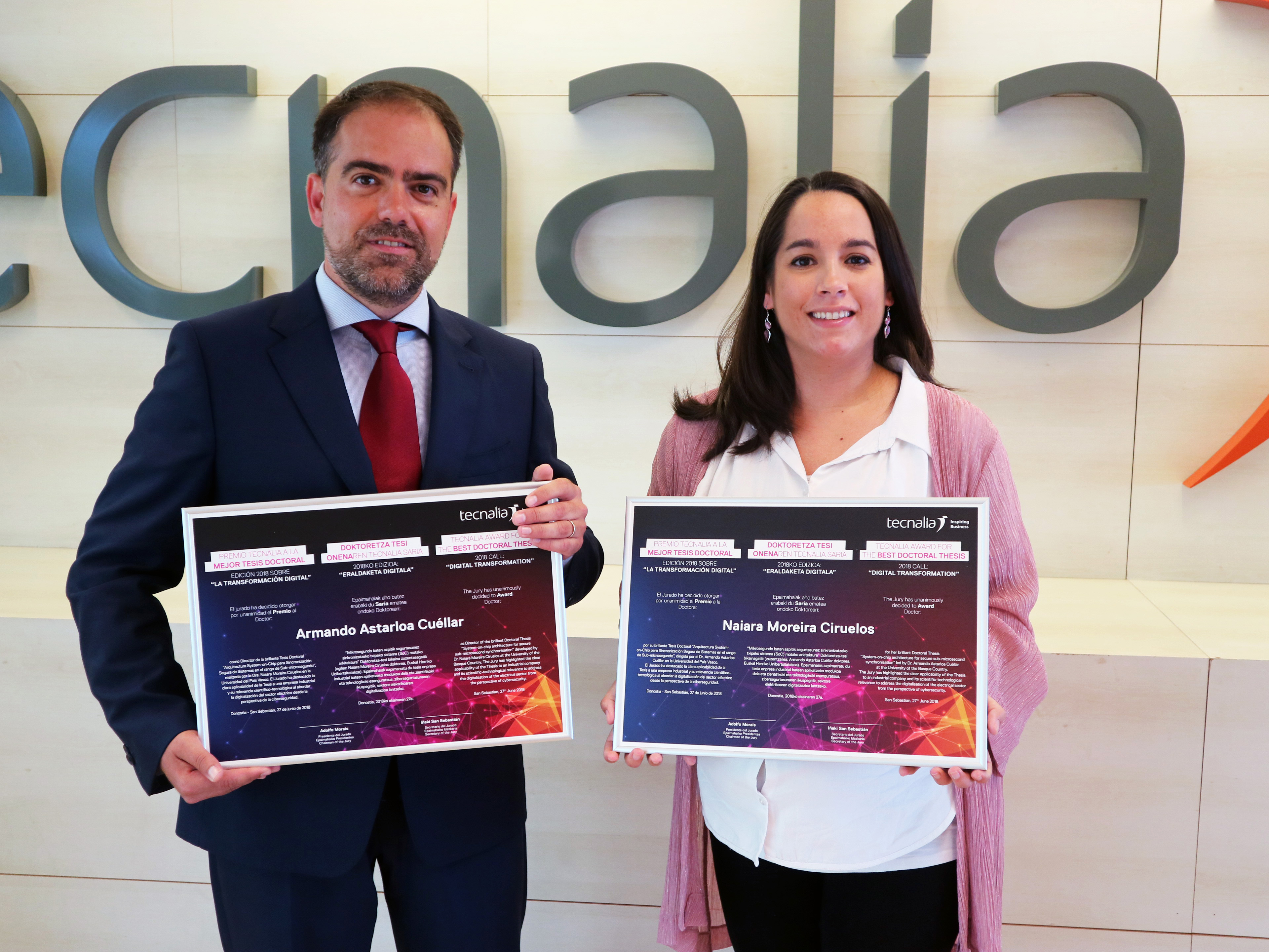 Naiara Moreira Ciruelos y su director de Tesis, Armando Astarloa Cuéllar. Foto:Tecnalia