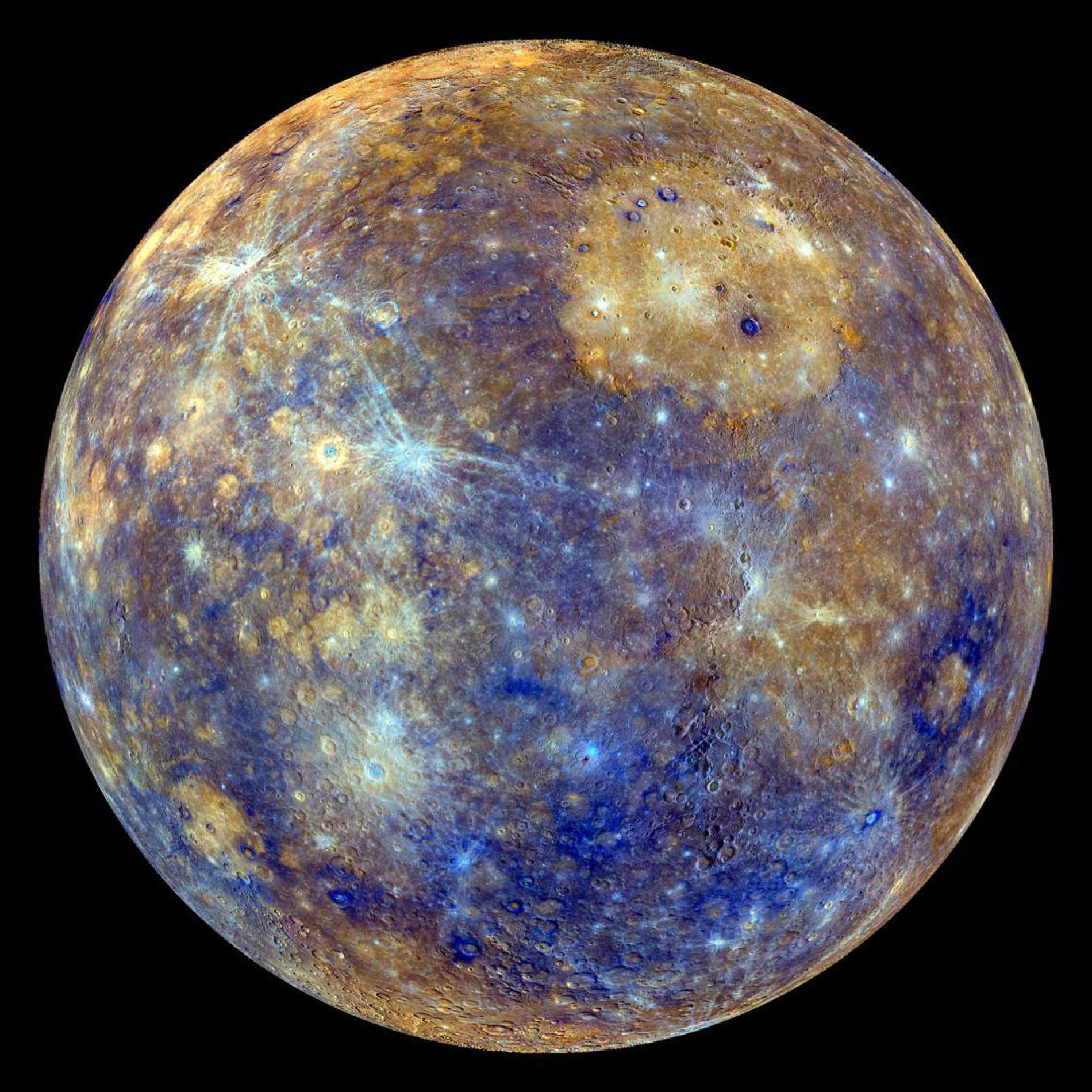 Imagen en color del terreno de Mercurio tomada por MESSENGER. Crédito: NASA / JHU Laboratorio de Física Aplicada / Carnegie Inst. Washington