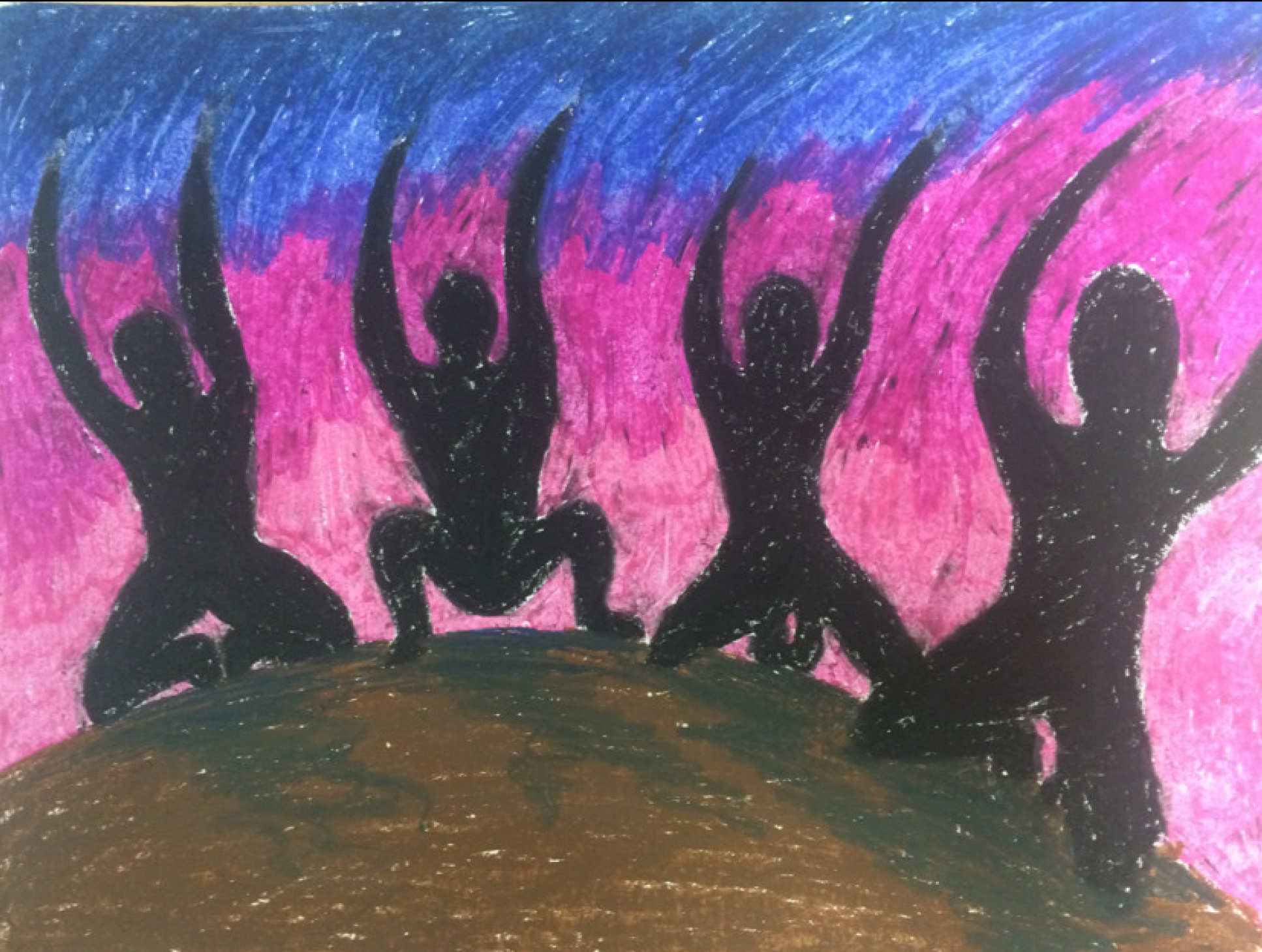 Ilustración de uno de los participantes del estudio que captura algunas de las visiones durante su experiencia con DMT: muestra cuatro sombras arrodilladas en un montículo de tierra agitando los brazos contra un fondo colorido. ICL.