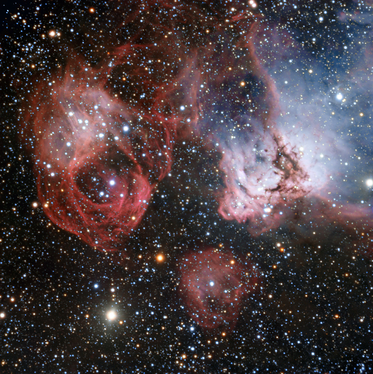 La región NGC 2035, perteneciente a la Gran Nube de Magallanes, a la derecha en la imagen. Fuente: ESO.