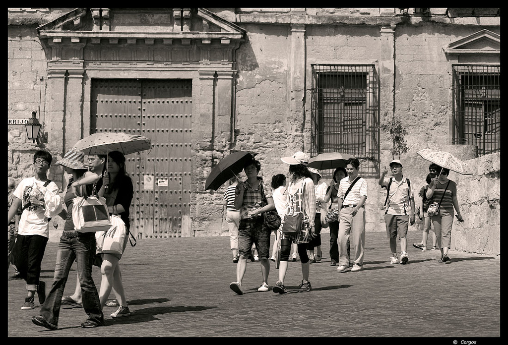 Turistas chinos en Córdoba, España. Imagen: Gabriel de Córdoba. Fuente: Flickr.