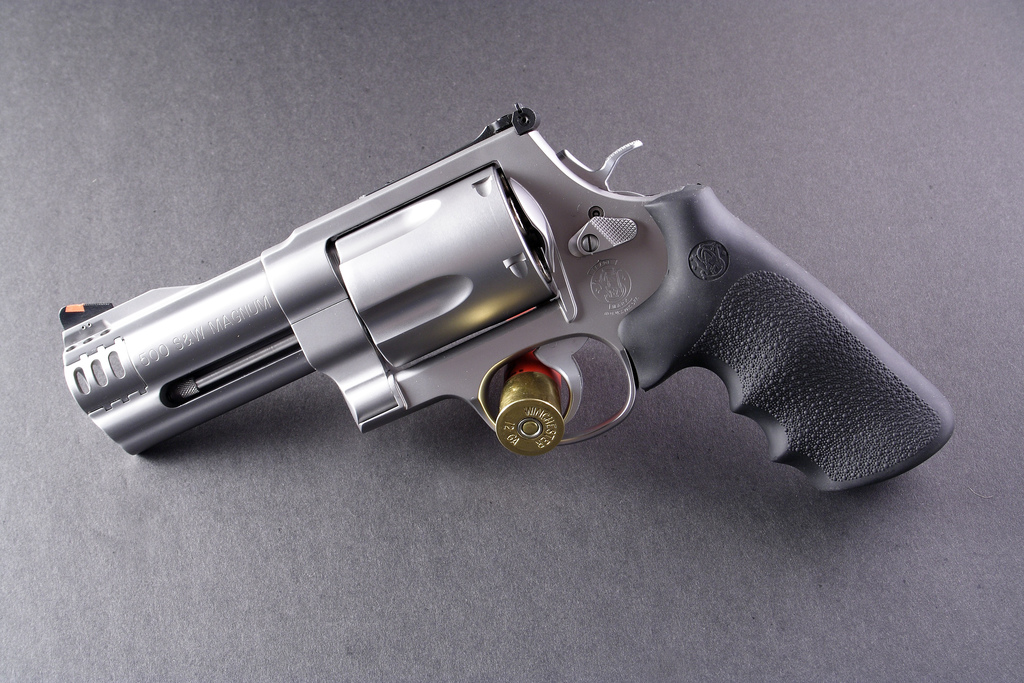 Una pistola Smith & Wesson .500 Magnum. Imagen: szuppo. Fuente: Flickr.