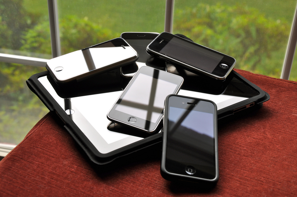 El abuso de los 'smartphones' se asemeja al de las máquinas tragaperras. Imagen: blakespot. Fuente: Flickr.