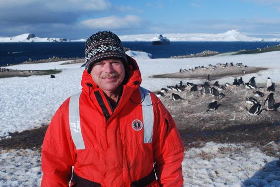 James B. McClintock en la Antártida. Imagen: James B. Clintock.