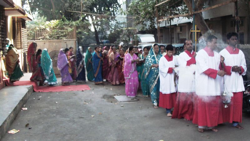 Procesión de cristianos Marathi en India. Imagen: Marshmir. Fuente: Wikipedia.