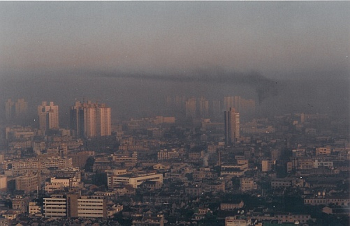 Contaminación atmosférica en Shangai (China). Fuente: Wikipedia.