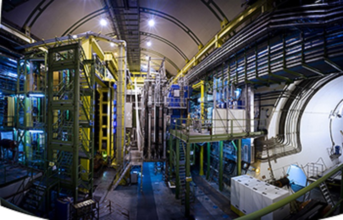 El detector LHCb, del CERN. Fuente:  Science and Technology Facilities Council.