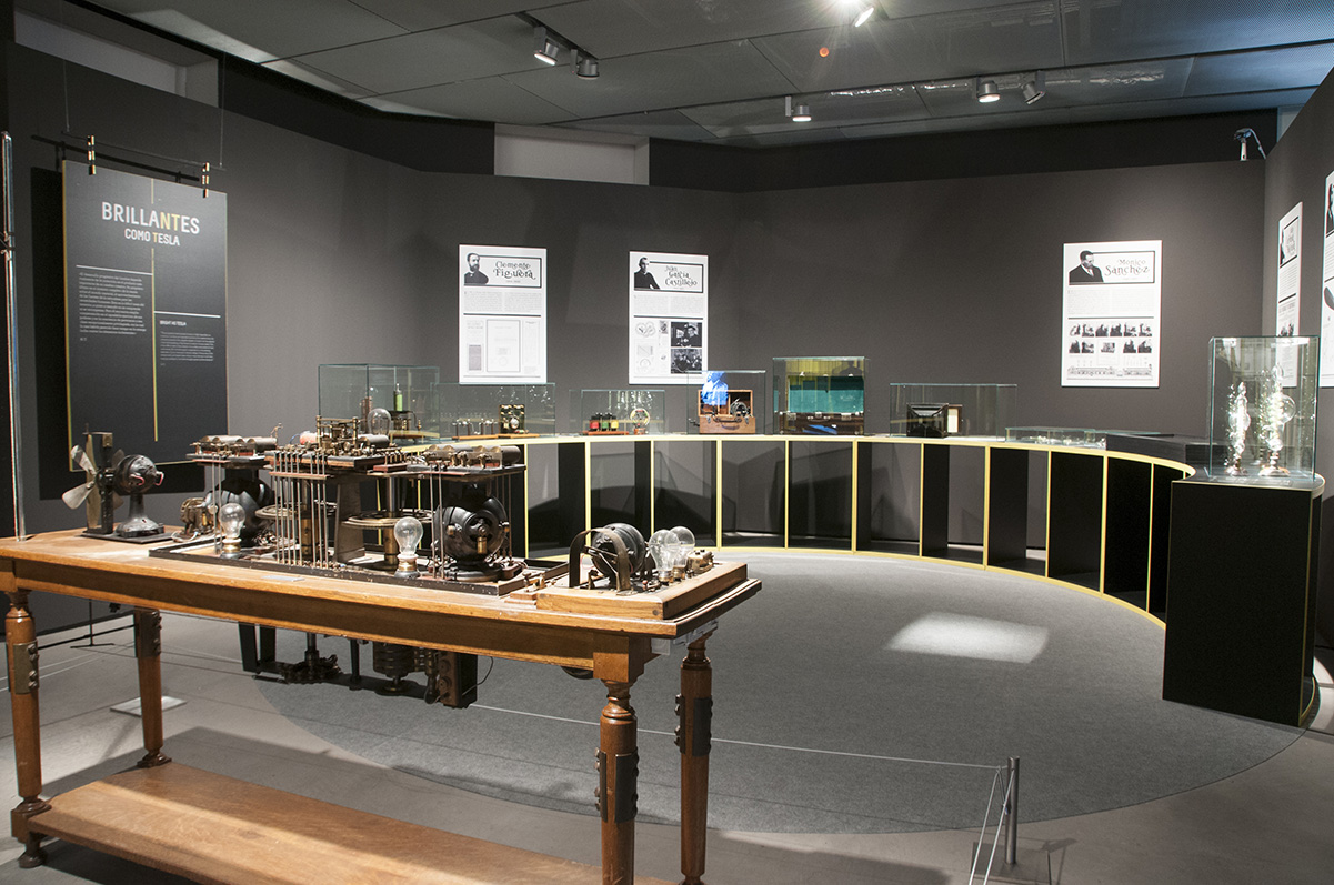 Uno de los espacios de la exposición "Nikola Tesla: suyo es el futuro". Fuente: Espacio Fundación Telefónica.