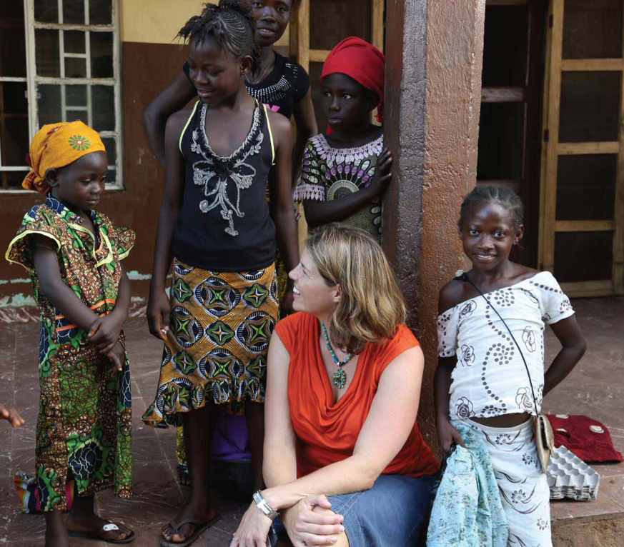 Investigadores del TSRI visitan el hospital de Sierra Leona. Fuente: Pardis Sabeti/ IBM