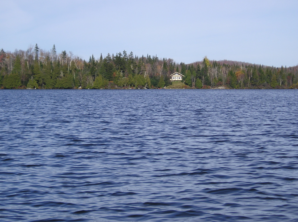 Lago cerca de Montreal (Quebec). Imagen: Alex Indigo. Fuente: Flickr.