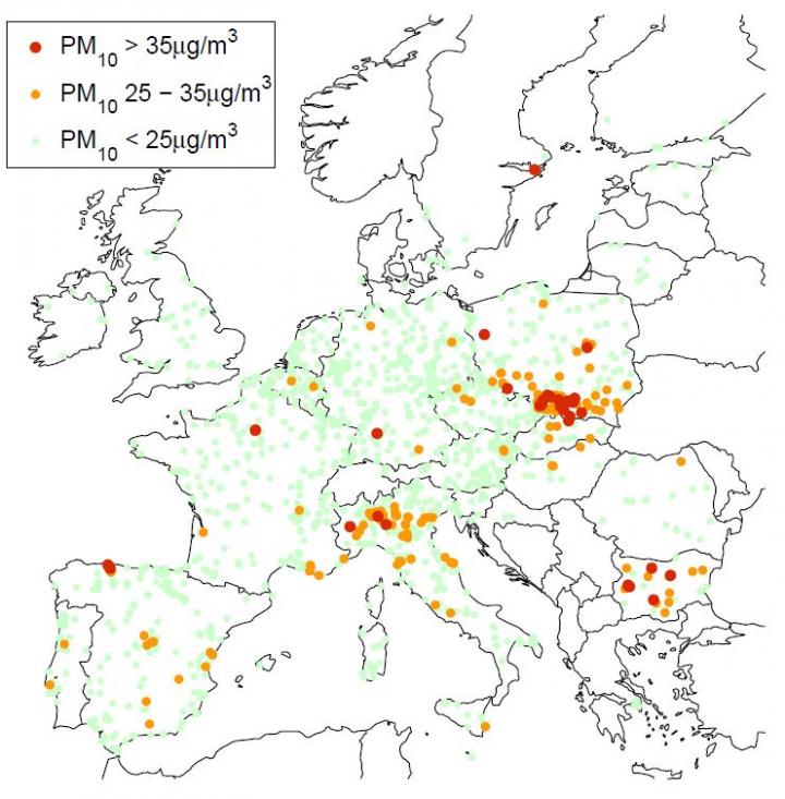 Mapa de concentraciones medias anuales de PM10 en Europa para el año 2030 si la legislación actual siguiera en vigor. Imagen: Kiesewetter et al. Fuente: IIASA.