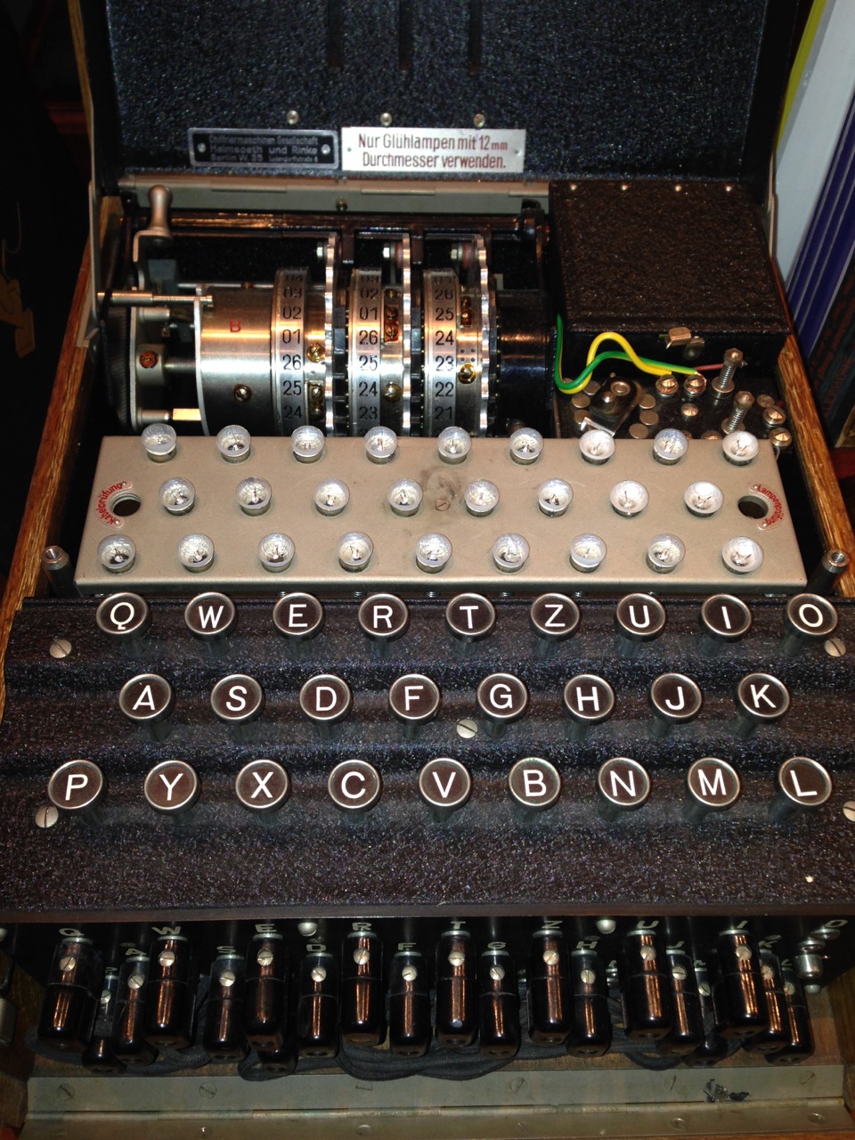 Máquina Enigma de la Biblioteca Walker de la Historia de la Imaginación Humana (Connecticut). Imagen: Michael Shadlen. Fuente: Universidad de Columbia.