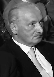 Heidegger (1960). Imagen: Willy Pragher - Landesarchiv Baden-Württenberg. Fuente: Disponible bajo la licencia CC BY-SA 3.0 vía Wikimedia Commons.