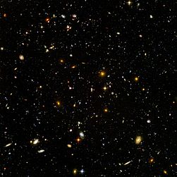 La imagen de luz visible más profunda del cosmos, el Campo Ultra Profundo del Hubble. Fuente: Wikipedia.