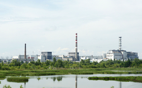 Vista panorámica de la central nuclear V.I. Lenin de Chernóbil en 2009, 23 años después del accidente. Fuente: Wikipedia.