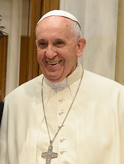 Papa Francisco. De Casa Rosada (Presidencia de la Nación argentina), CC BY-SA 2.0. Fuente: Wikipedia.