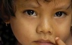 Los niños adoptados en otros países son felices en su nueva situación