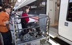 Mejora la accesibilidad de personas con discapacidad en los trenes españoles